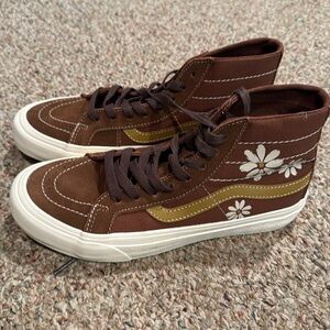 New without box VANS - US size 8